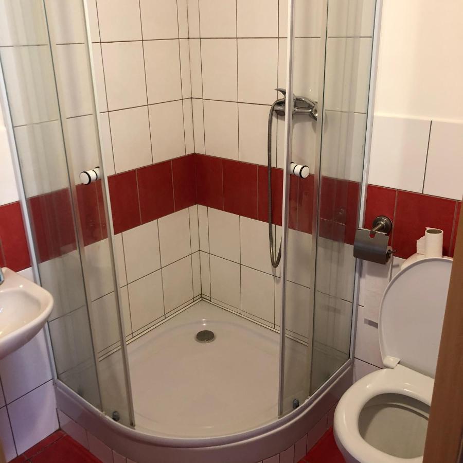 Bakin Bar Hotel Trebic Luaran gambar