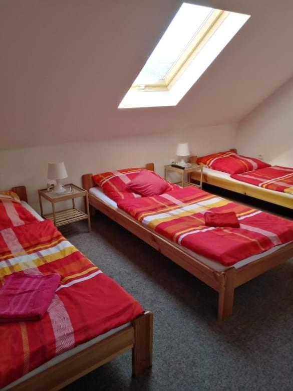 Bakin Bar Hotel Trebic Luaran gambar