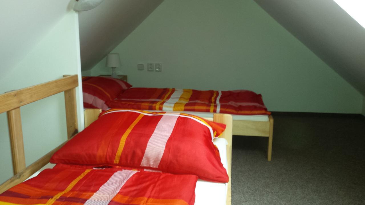 Bakin Bar Hotel Trebic Luaran gambar